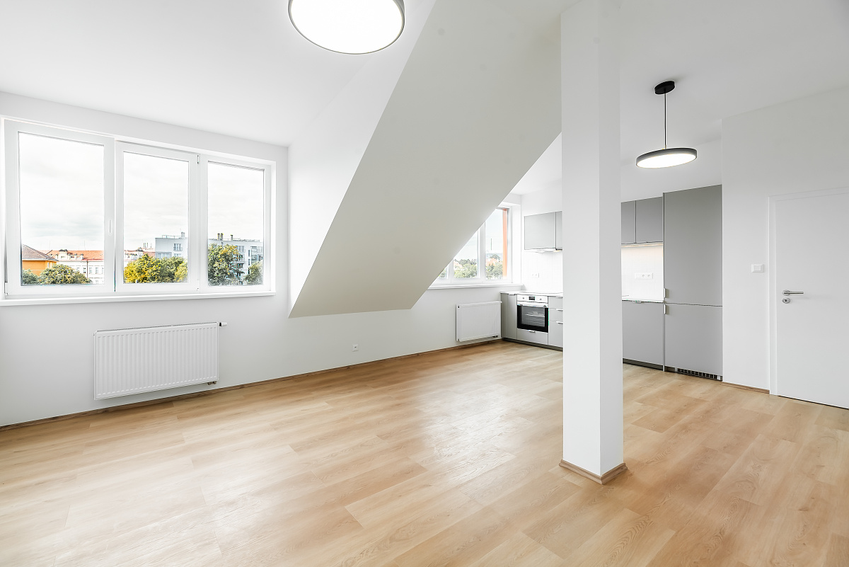 Pronájem bytu 3+kk s balkonem a klimatizací