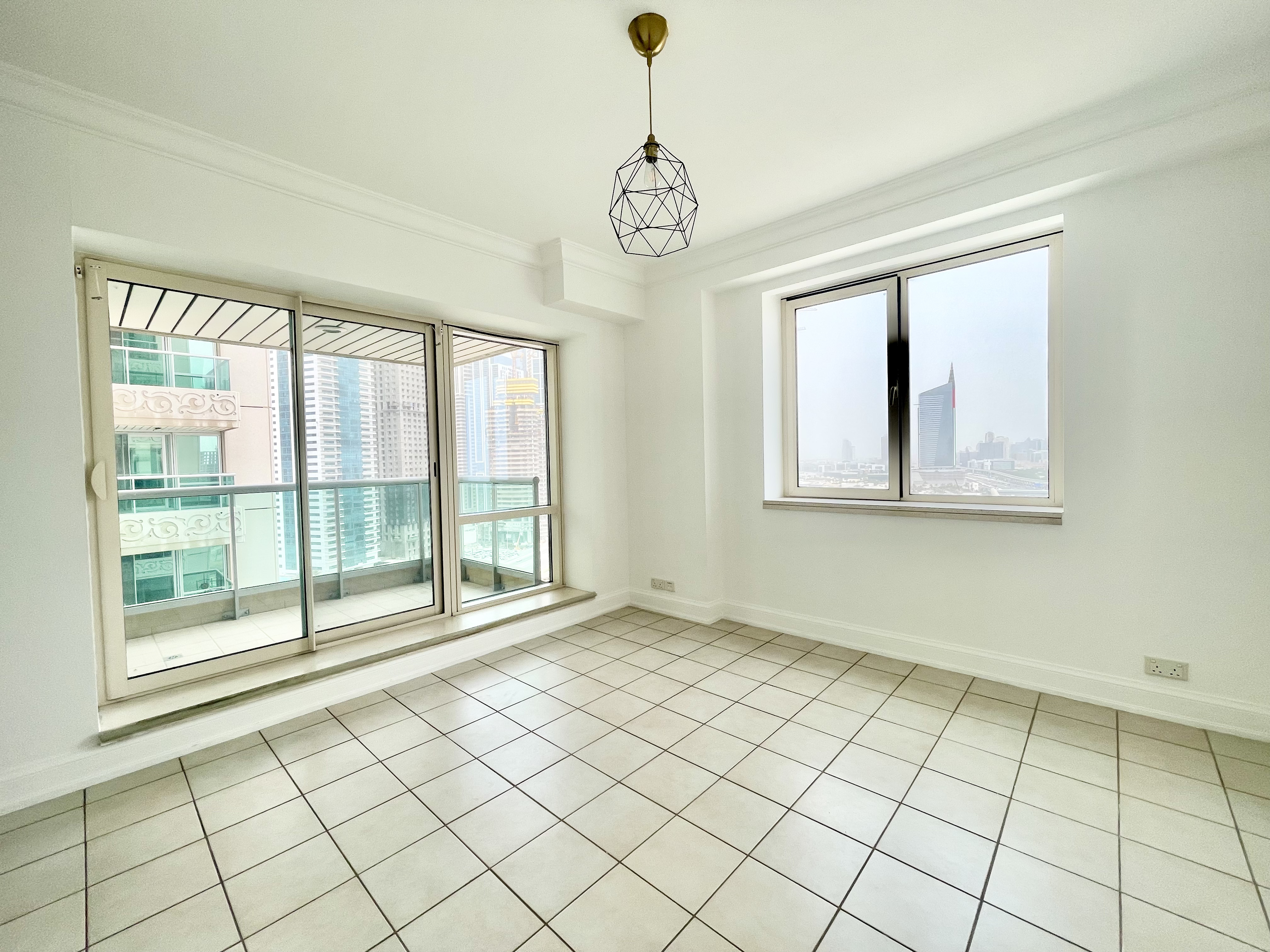 Chiller Free | Vacant Now | Mid Floor