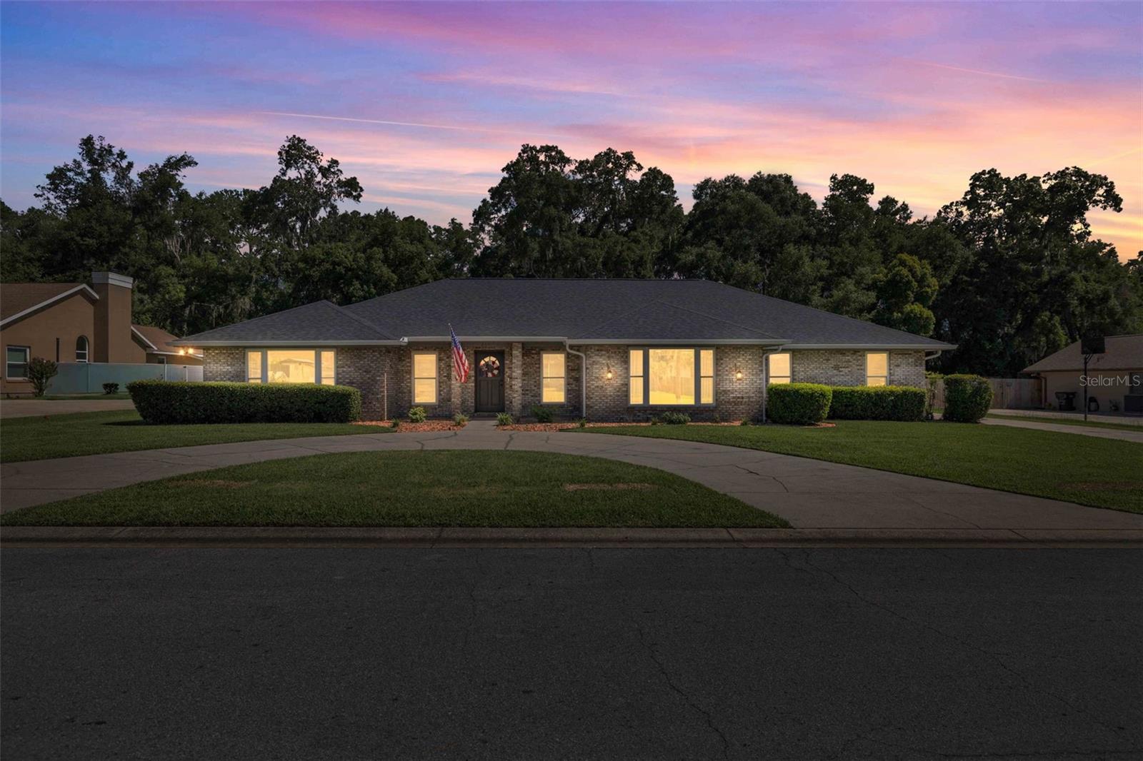 Beautiful 5BR Pool Home in Desirable SE Ocala