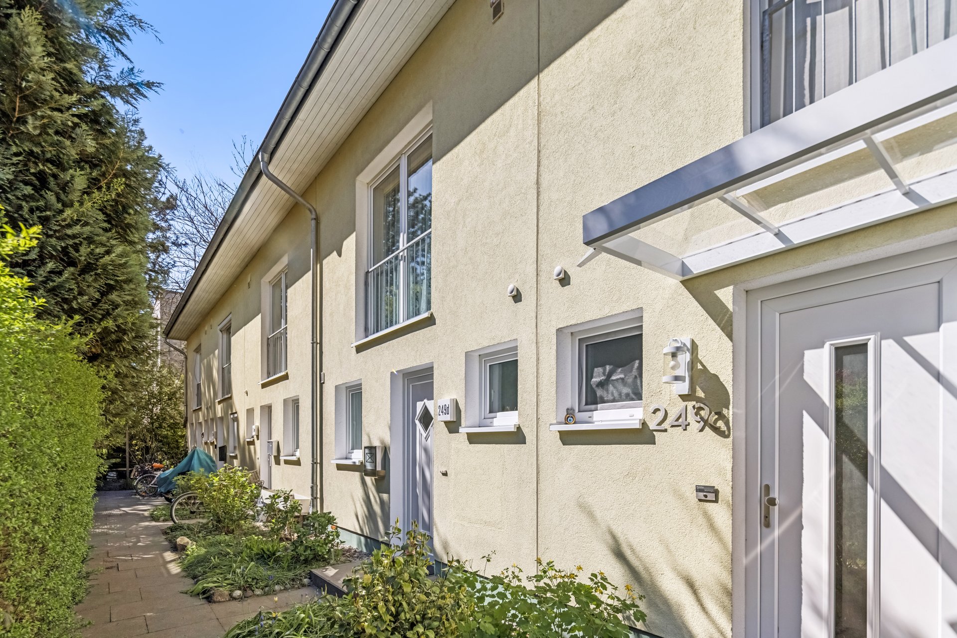 Familienglück gesucht: Großzügiges Stadthaus in Niendorf!