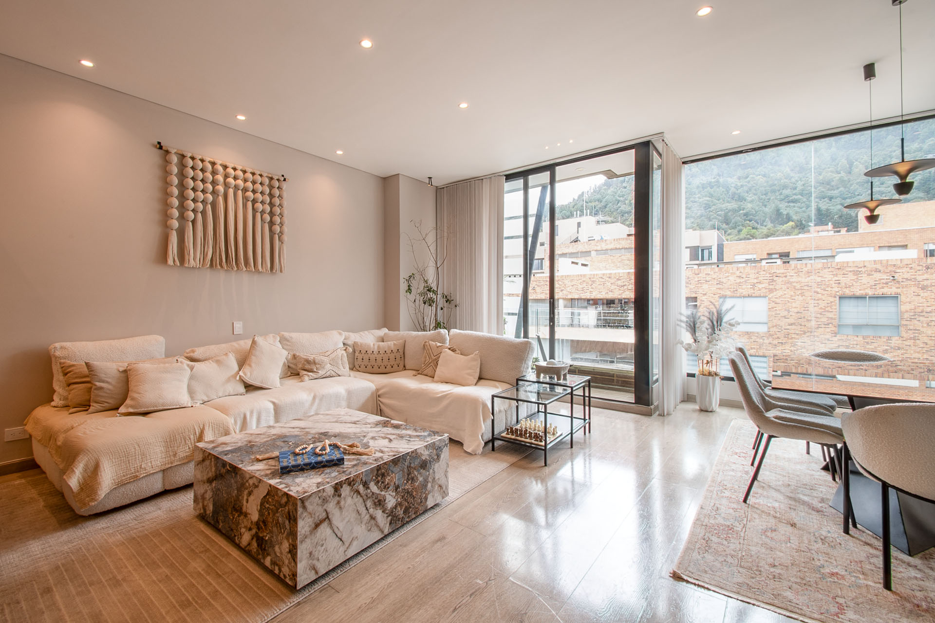Penthouse amoblado con terraza para arriendo en Chicó Reservado