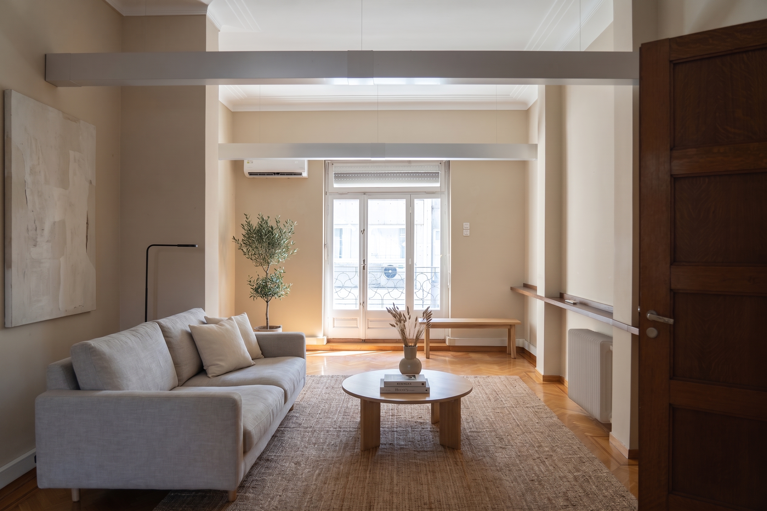 Sunlit penthouse in Syntagma [AI-modified]