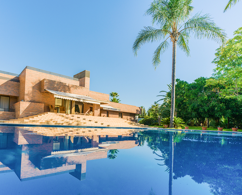 Luxury Villa with Private Sports Complex