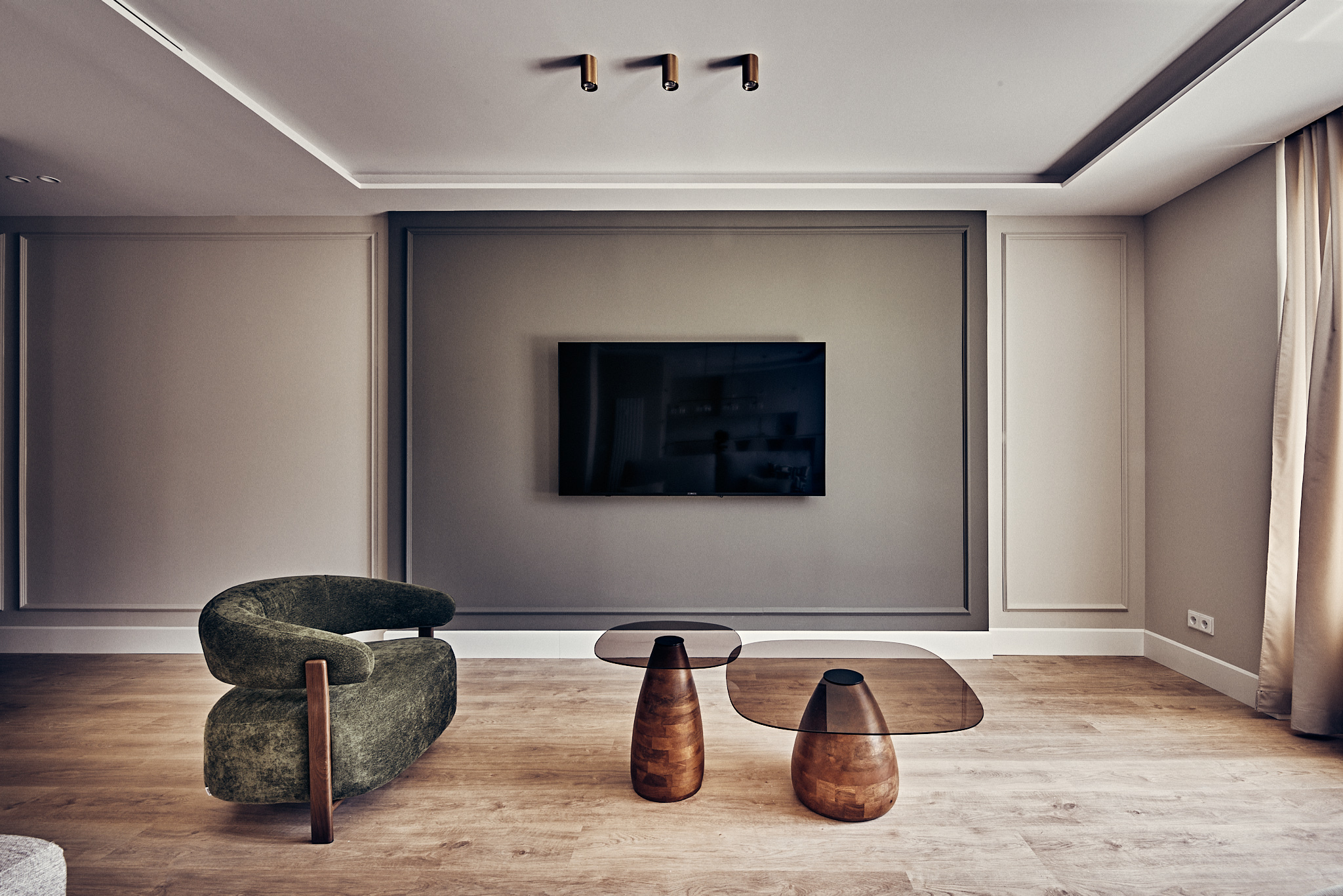 Spacious renovated apartment on the sixth floor with terrace on Goya Street.
