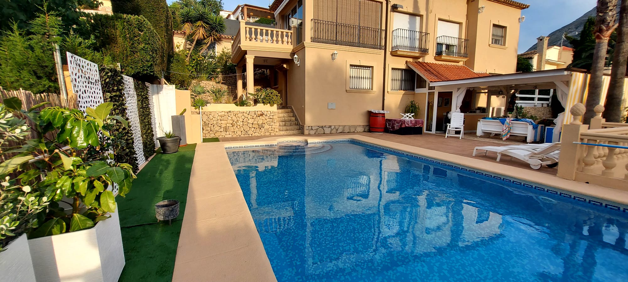Gran villa con vistas al Mar y Montgó