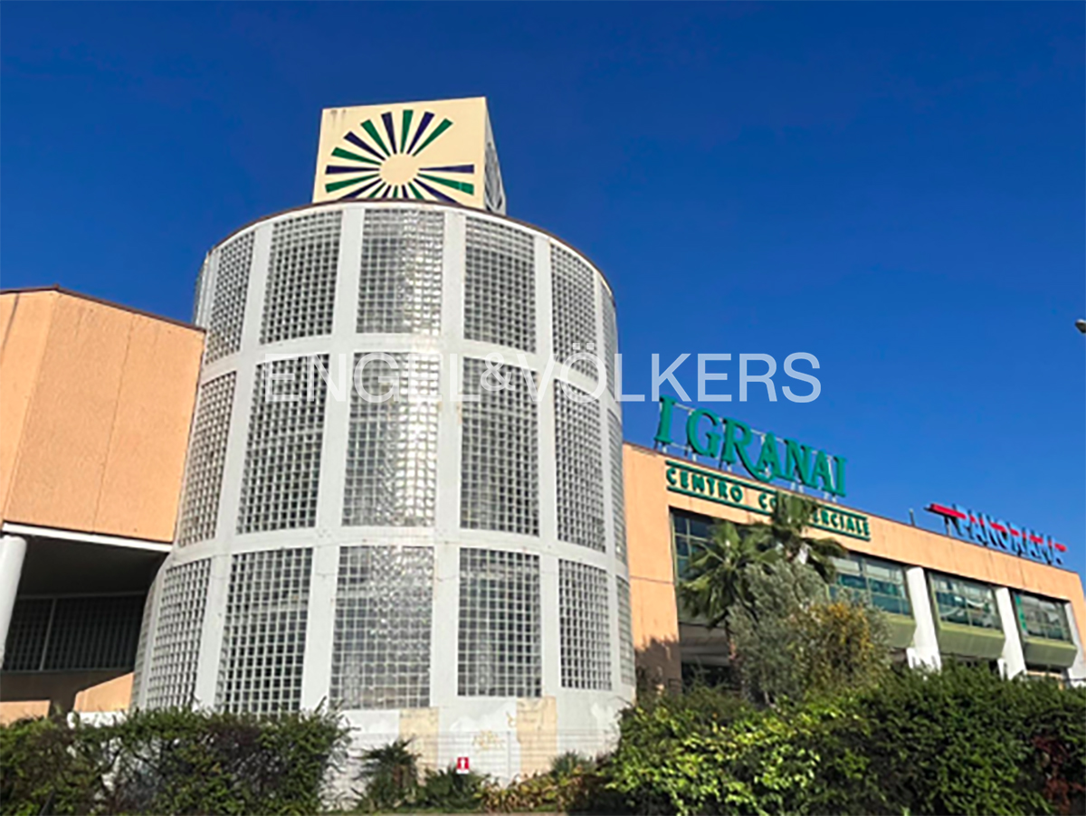 Excellent investment - I Granai Shopping Center