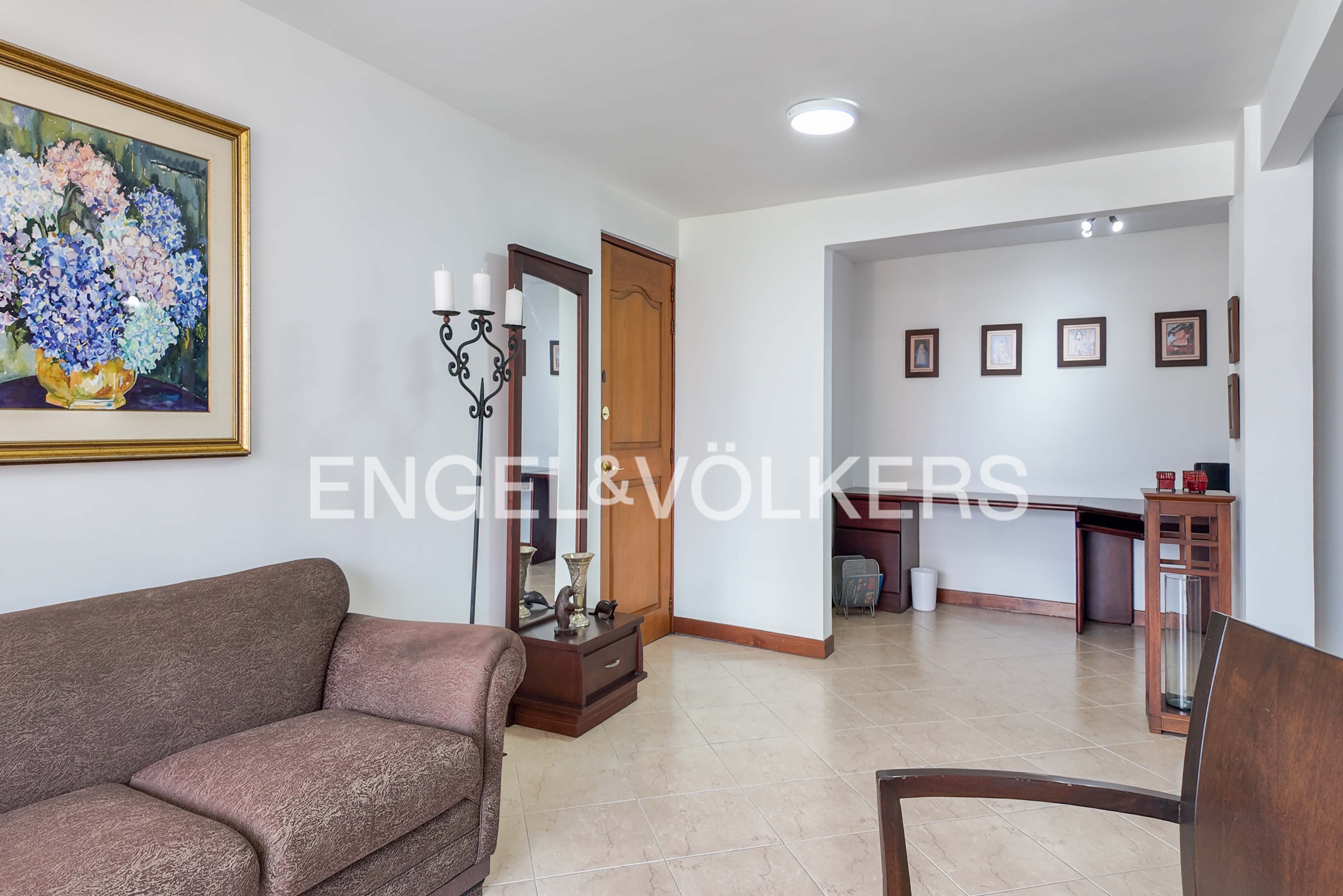 Apartamento amoblado con balcón y clubhouse para arriendo en La Frontera