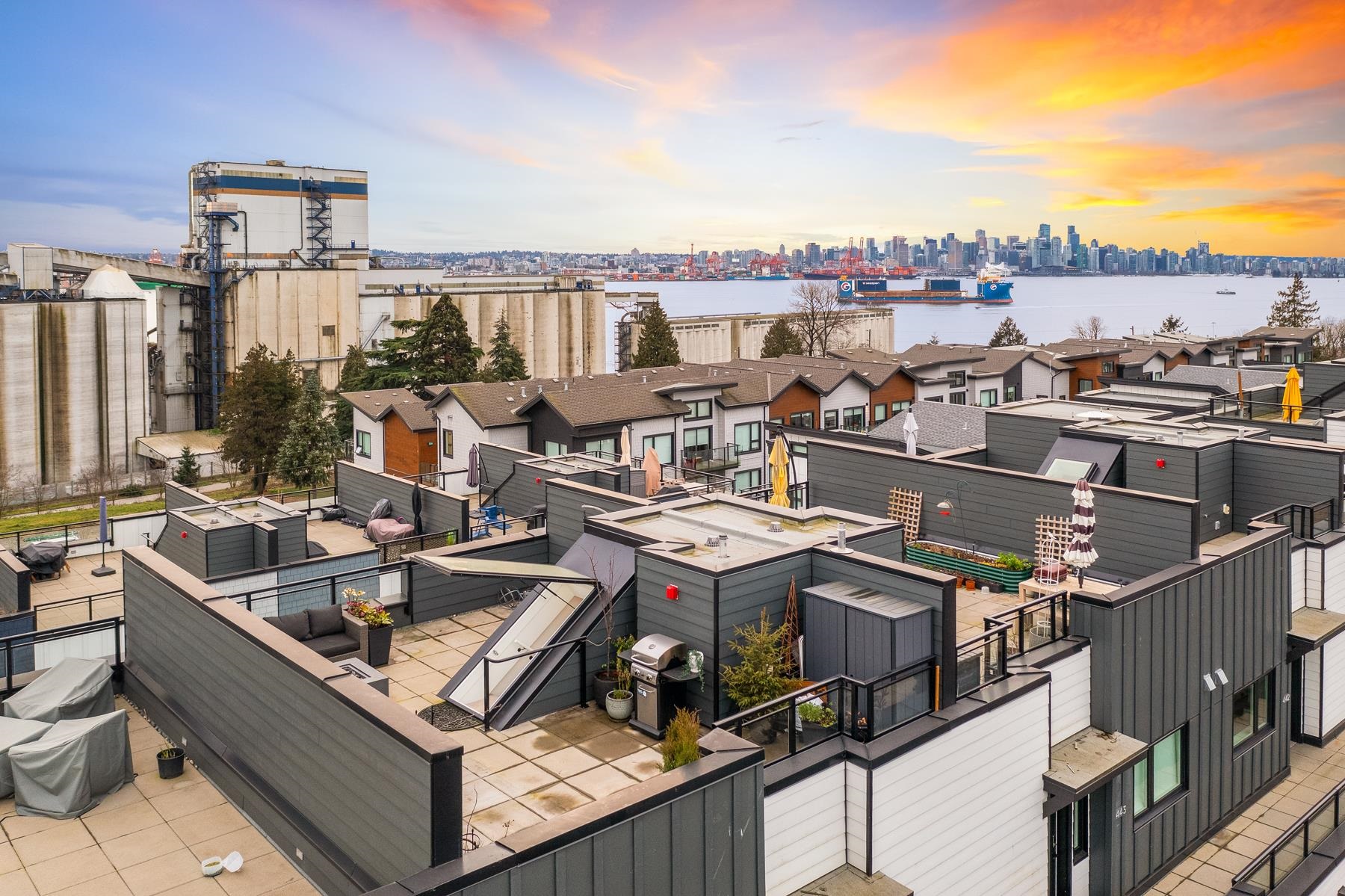 Rooftop Oasis with 360° Ocean, City & Mountain Views