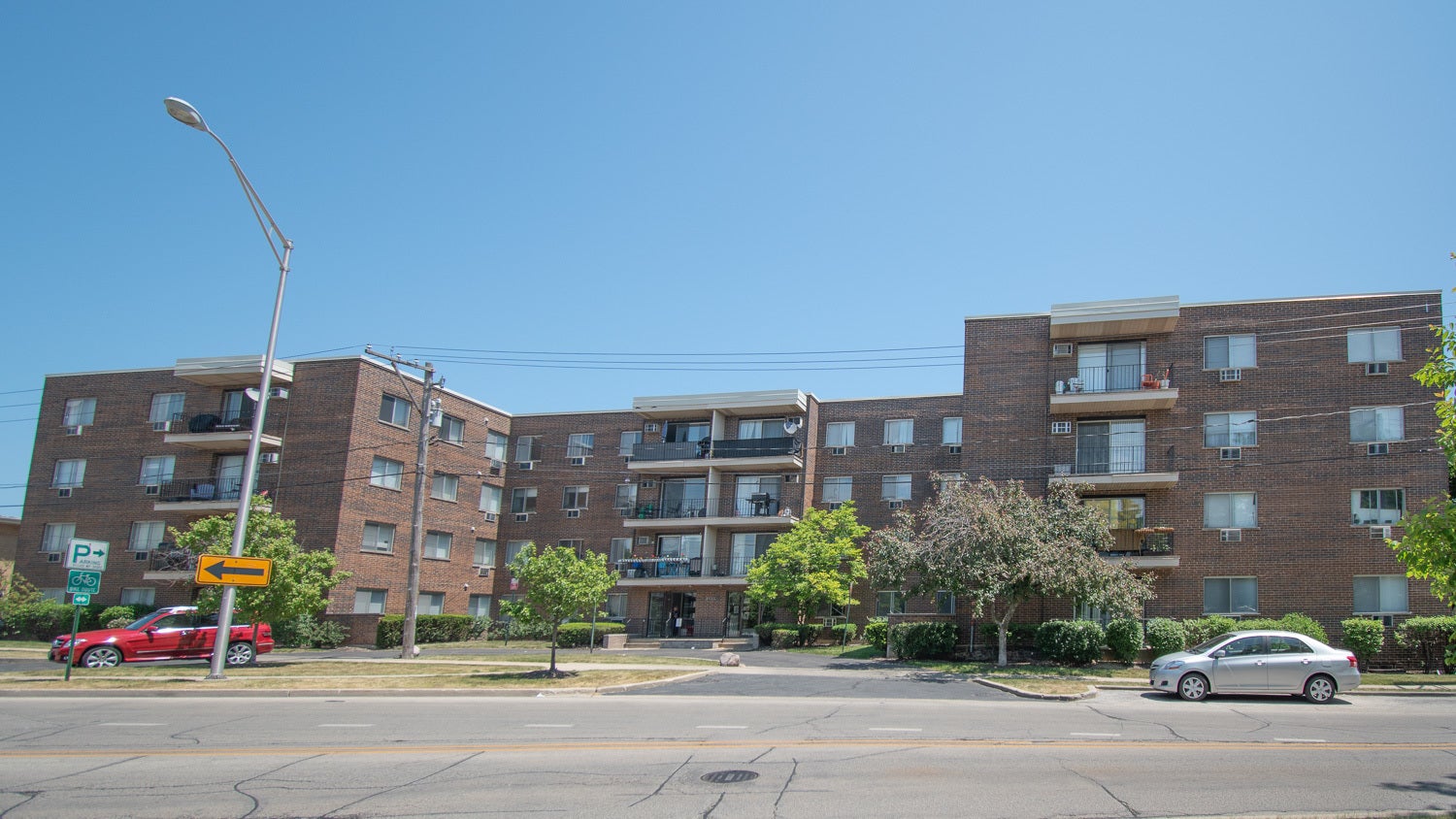 Beautifully Updated Top-Floor Condo