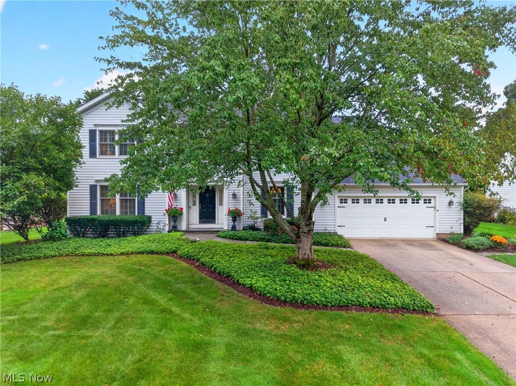 Beautiful Colonial on .41 of an Acre in Solon