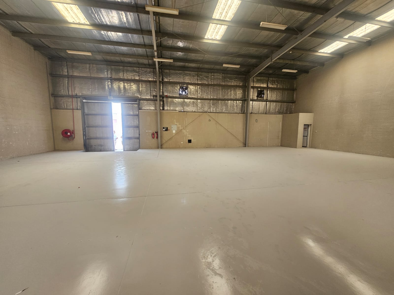 Vacant | Clean Compound | Storage | 4 Cheques