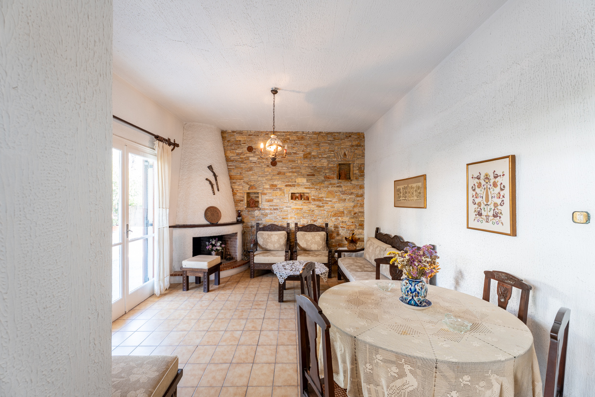 Bright 77 sq.m. ground-floor apartment with garden