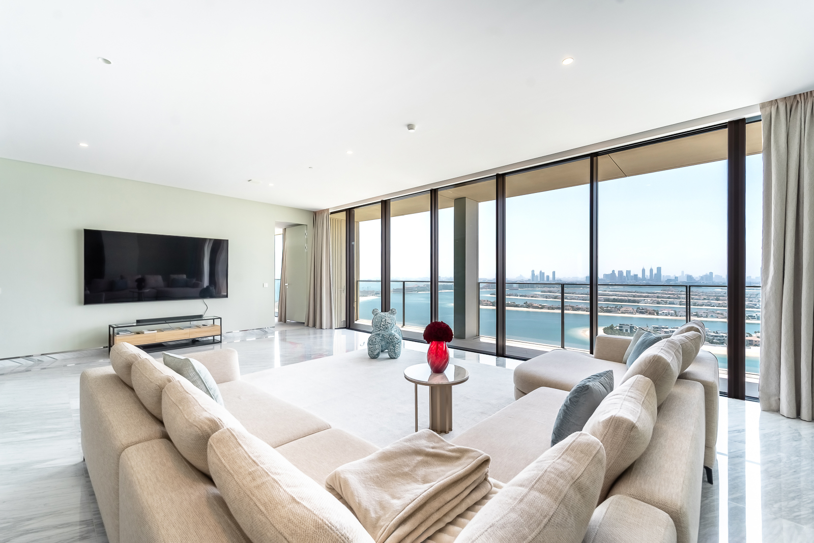 New to market | High Floor | Dual View | Royal Expert