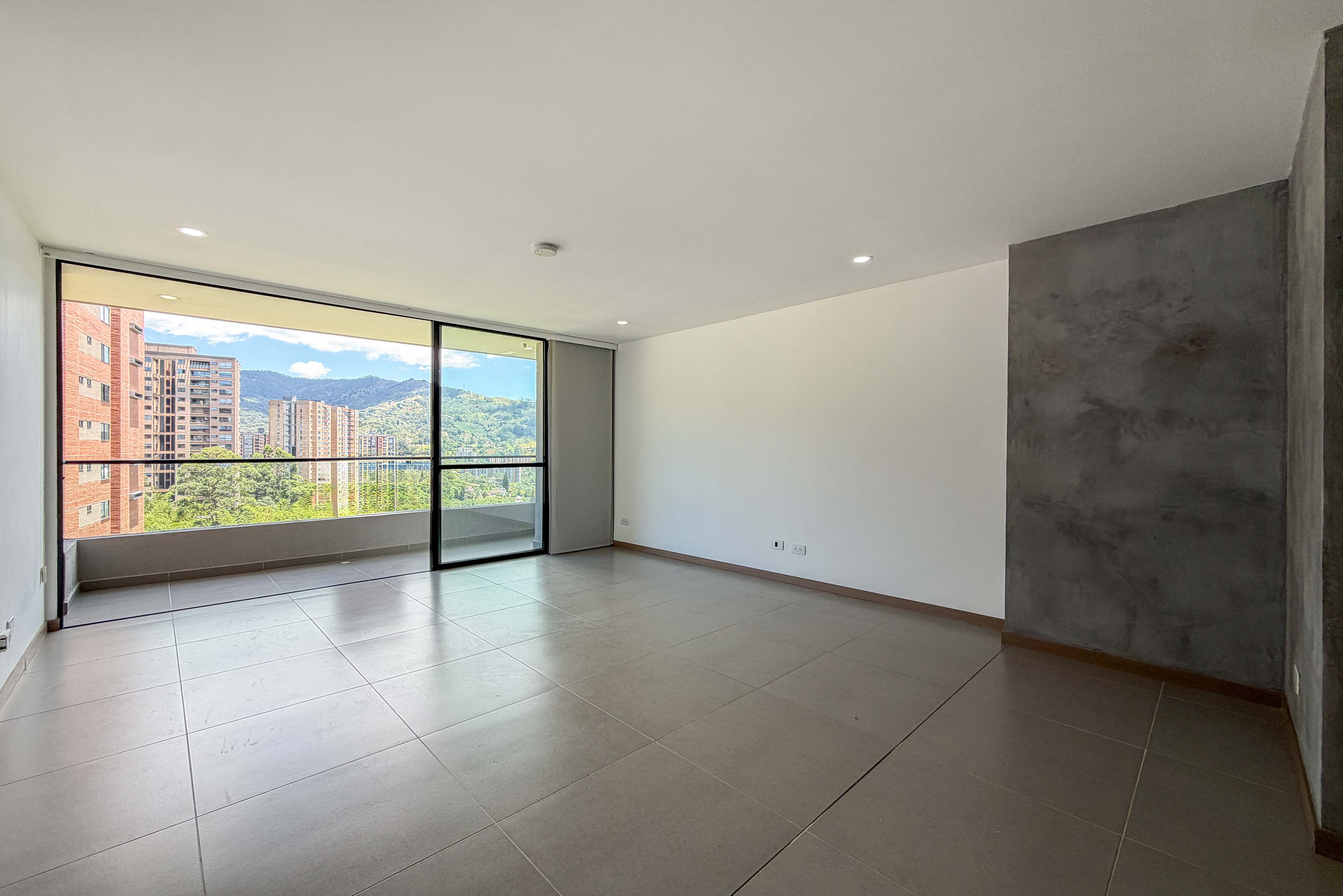 Apartamento con clubhouse para arriendo en Loma Las Brujas, Envigado