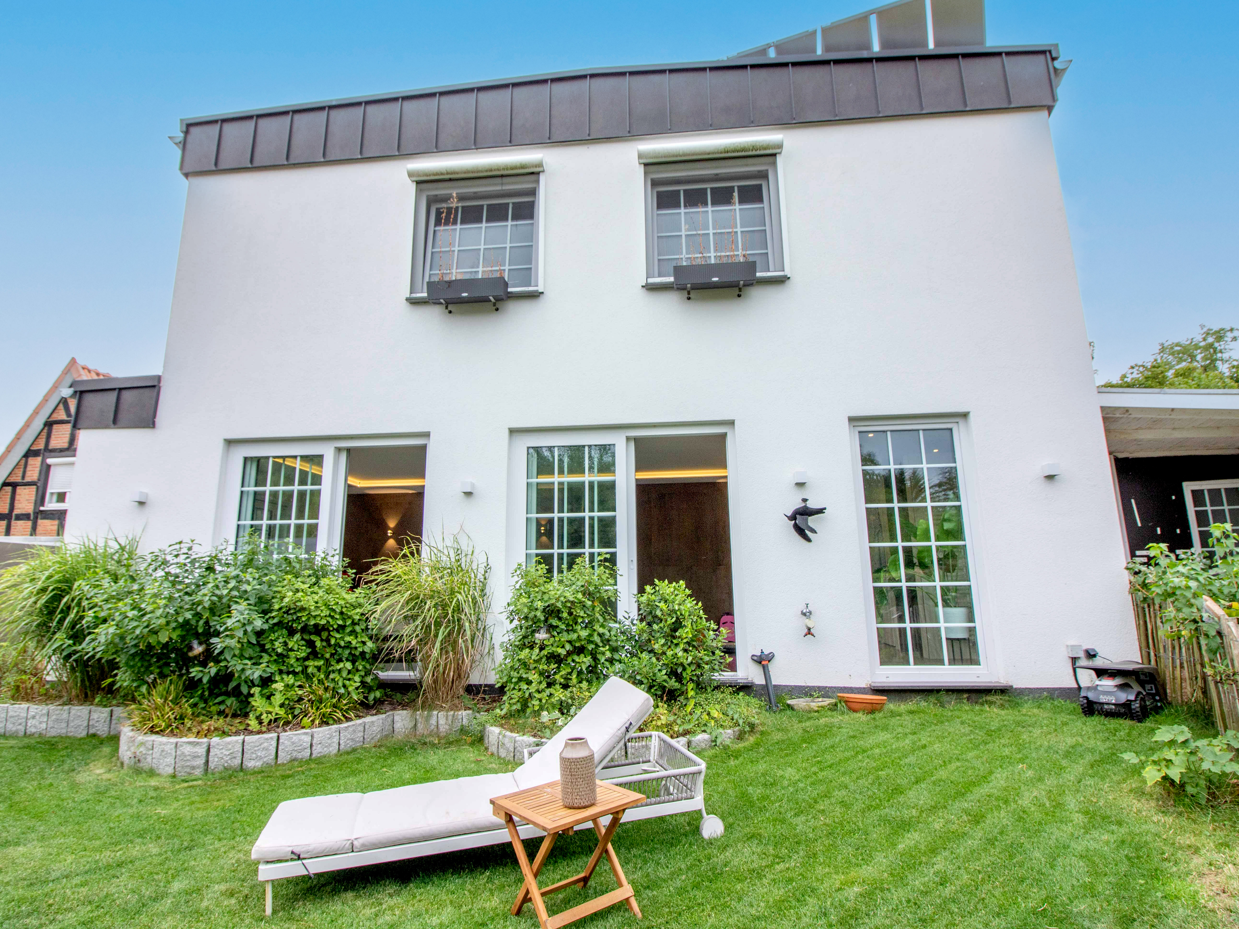 Exklusives und großzügiges Einfamilienhaus mit Indoorpool in zentrumsnaher Lage