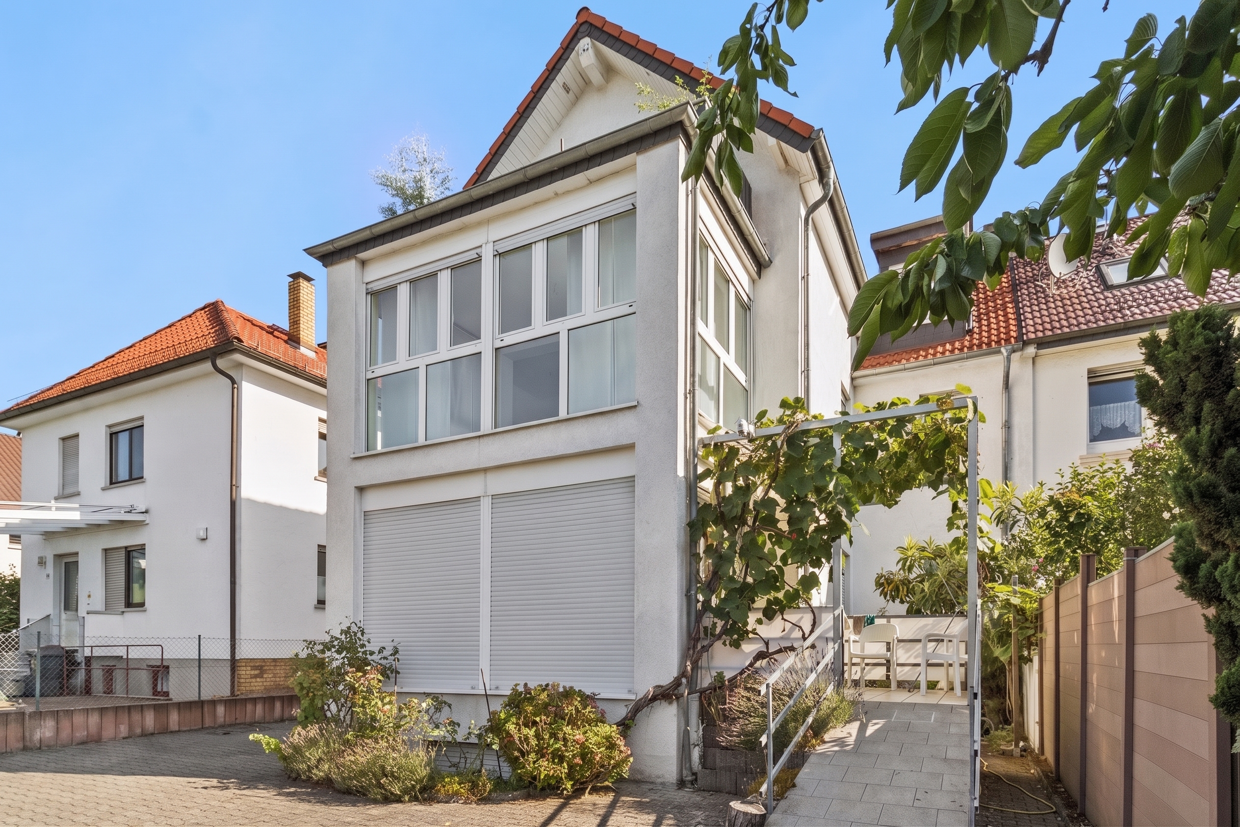 Exclusive four-room apartment in Offenbach-Bieber – ideally located near Frankfurt
