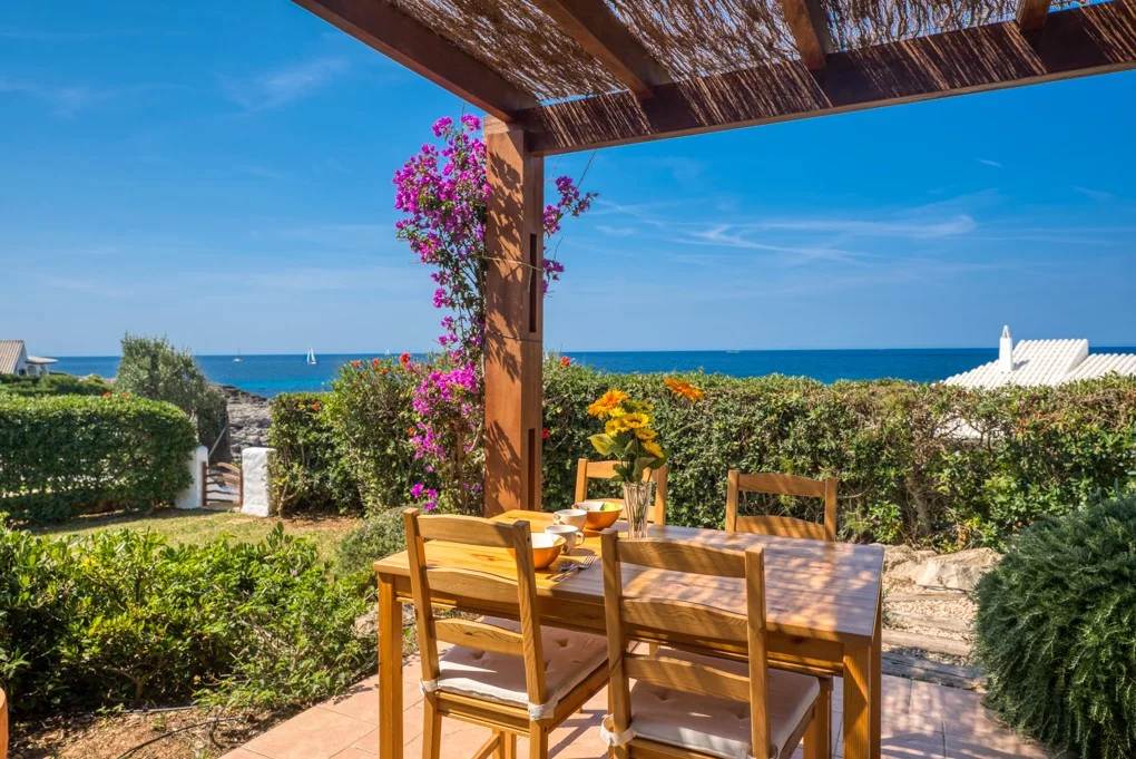 Villa frente al mar y acceso a zona de baño en Binibeca Vell, Menorca