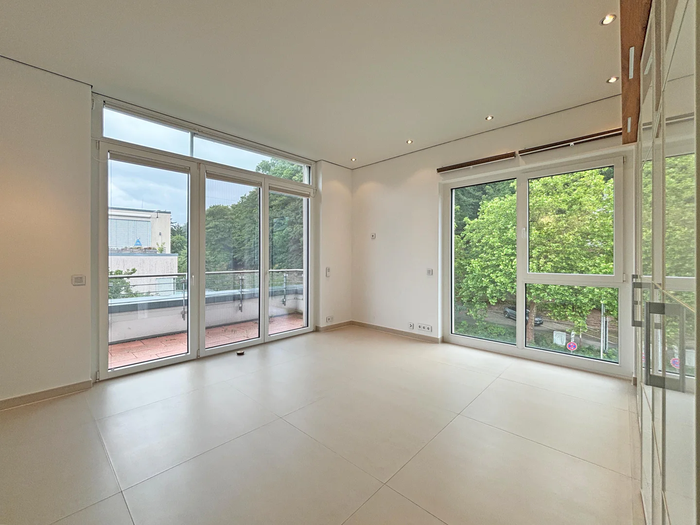 Exklusives Wohnjuwel mit Schlossblick - Foto 2
