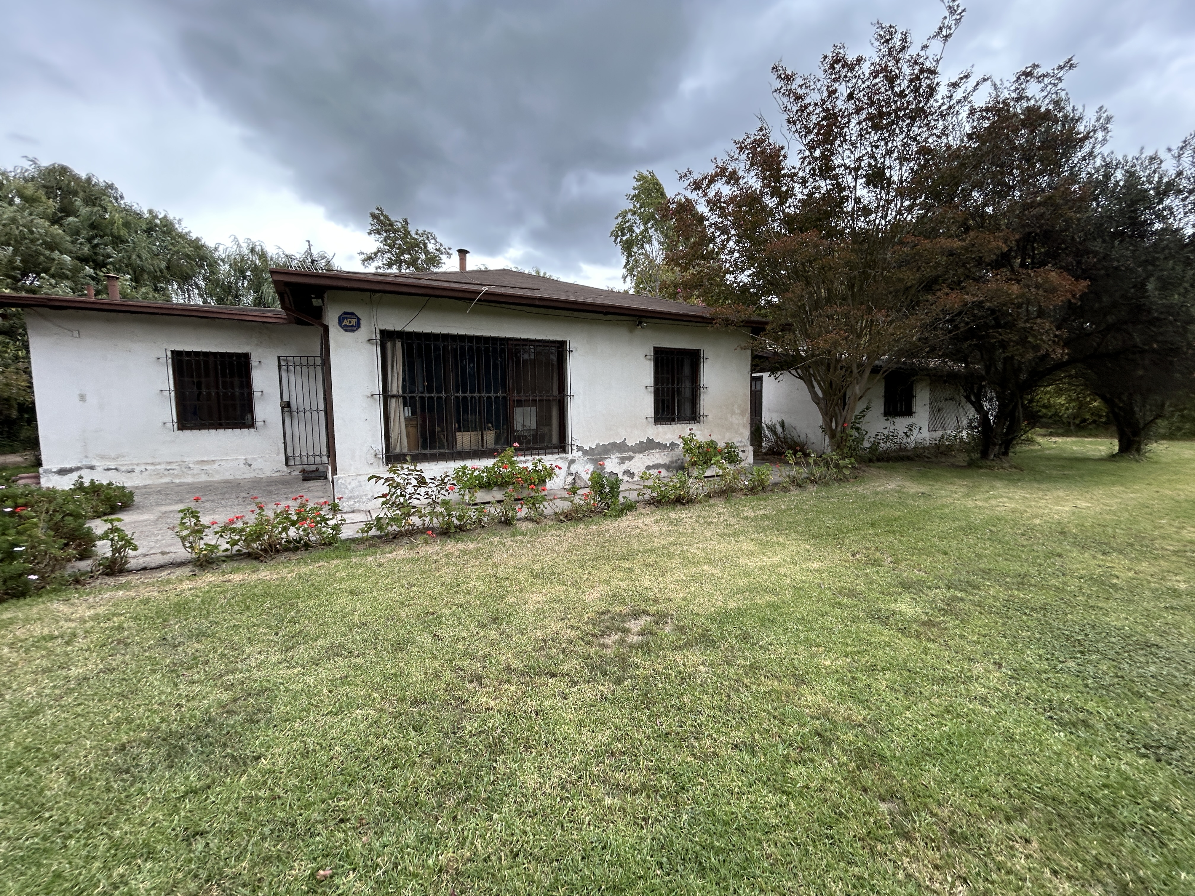 Casa de campo con Gran Terreno, comuna El Monte