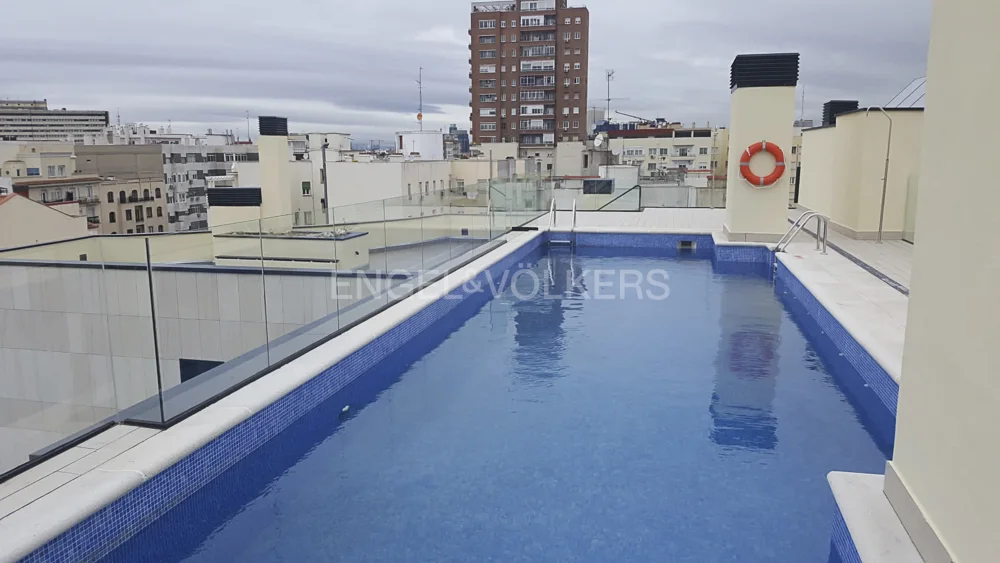 Beautiful flat on Calle Ardemans with pool, parking space and storage room