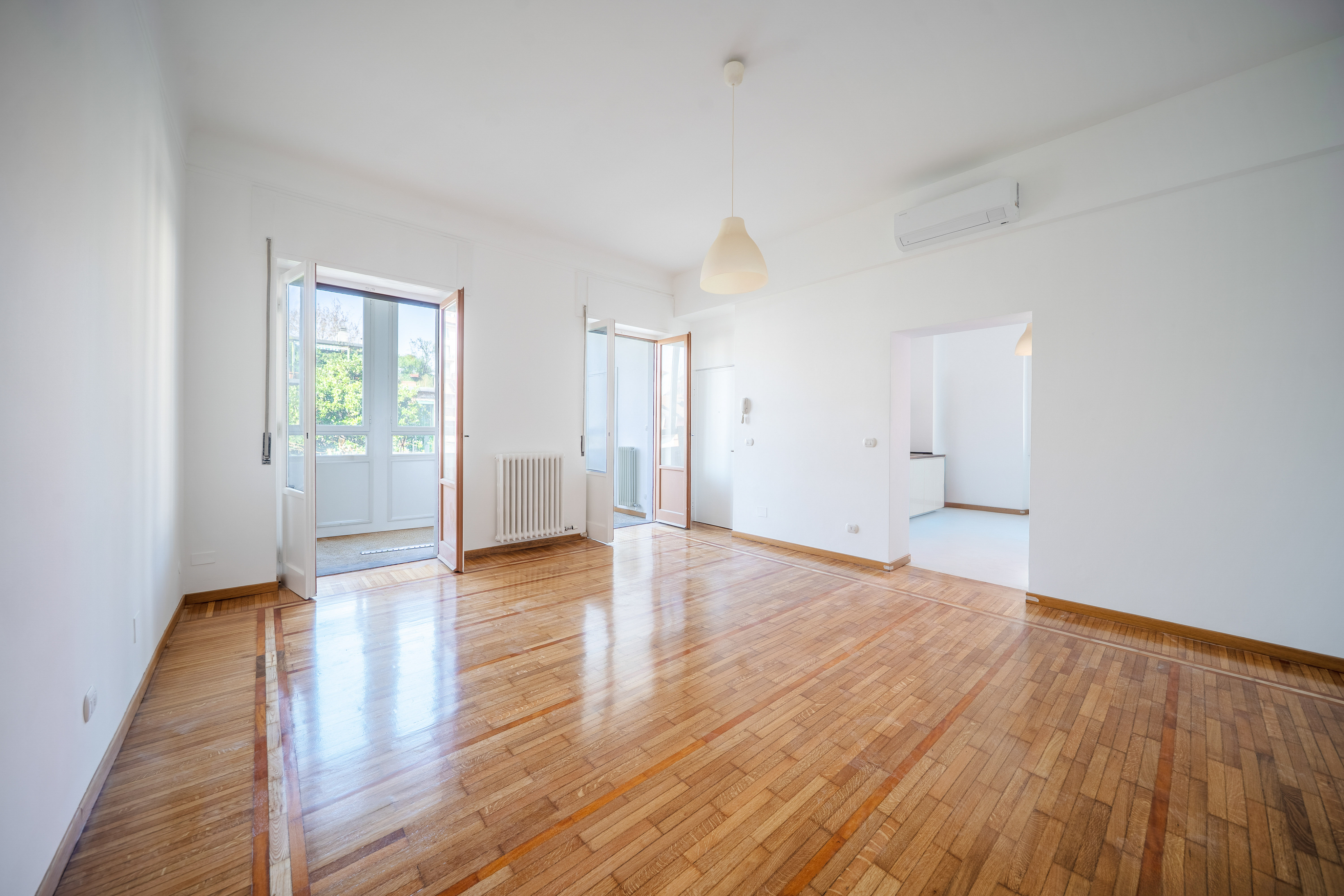Bright three-room apartment with veranda