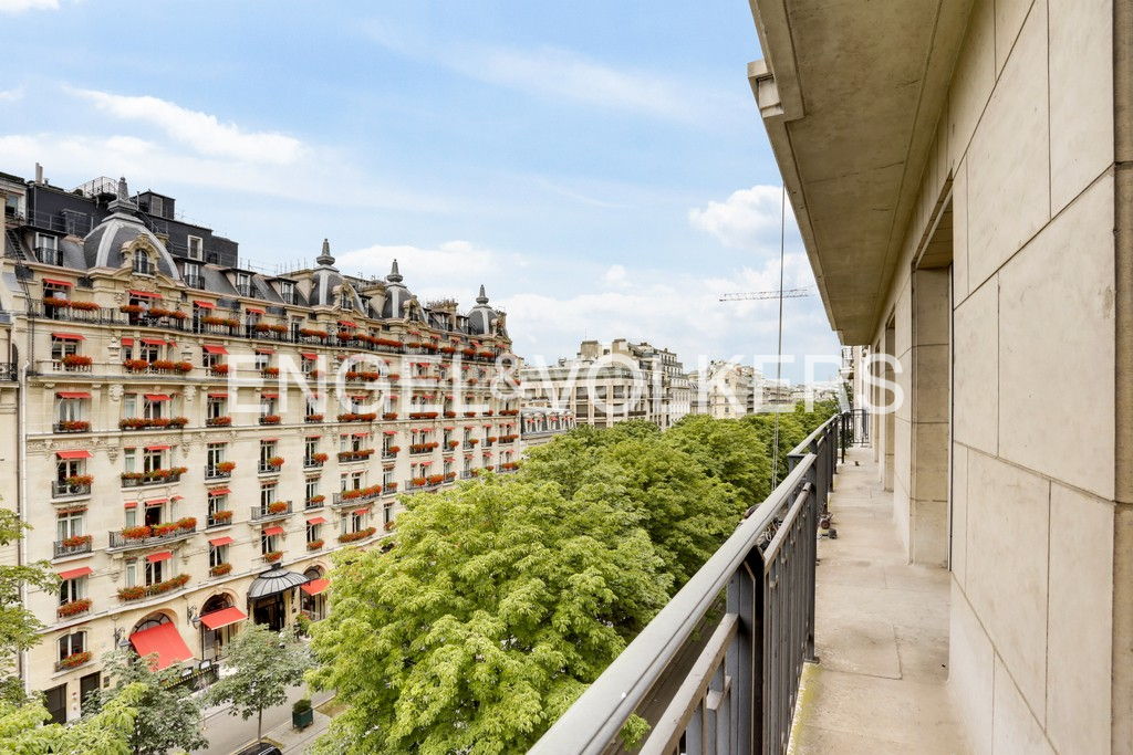 SHORT TERM - 3 Bedroom Appartement - Montaigne