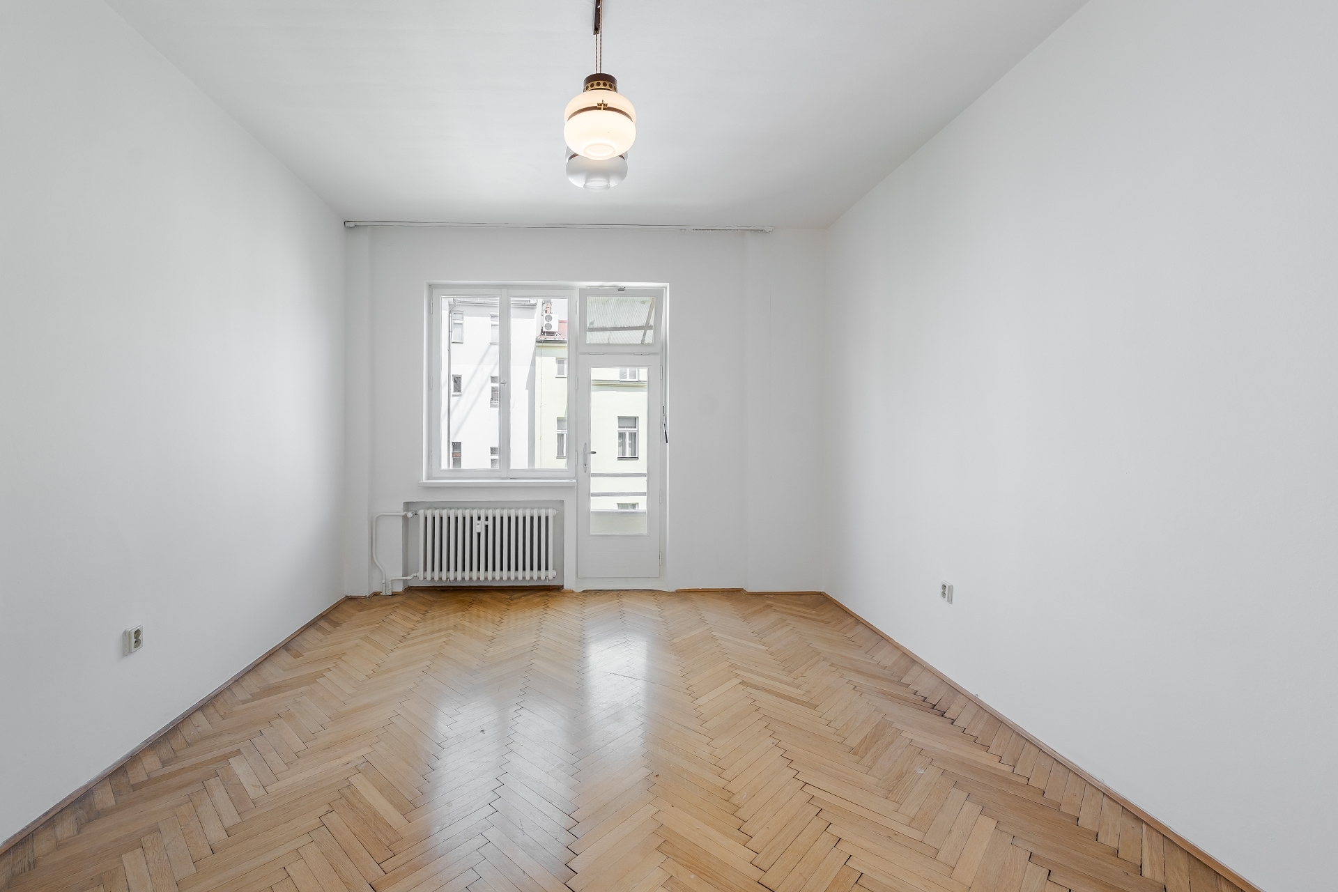 Rent an apartment 1+1 with a balcony in Vinohrady