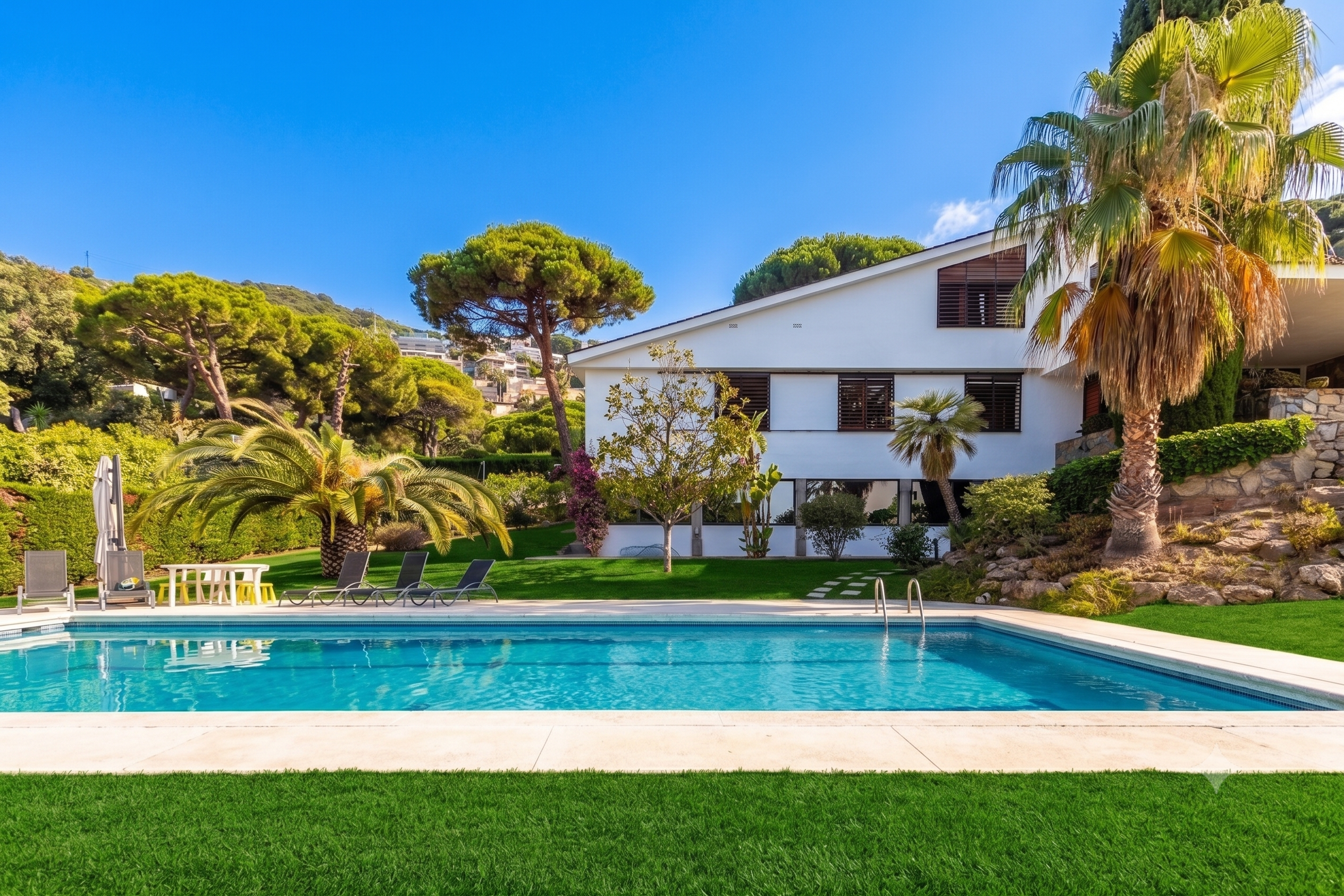 Exclusive property with stunning garden and pool, on a 2,300 m² plot in Mas Ram