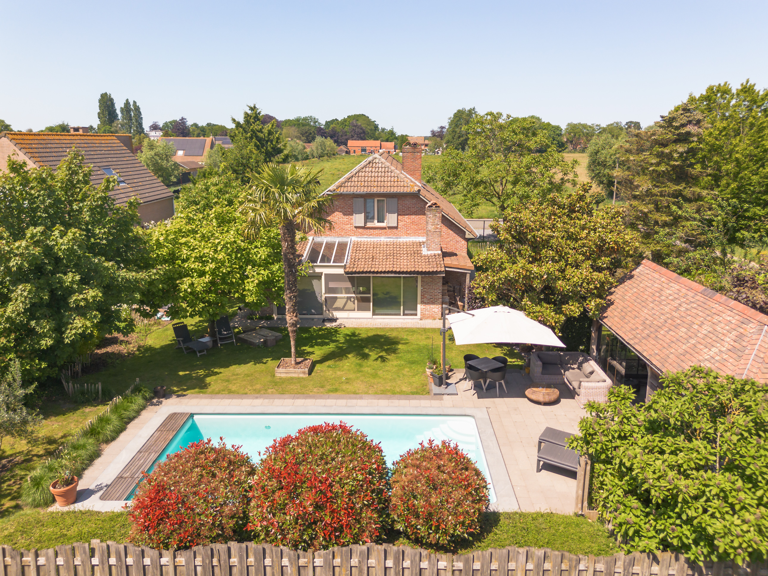 Gerenoveerde villa met luxevoorzieningen op toplocatie!