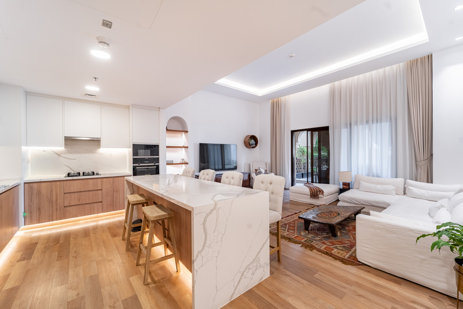Huge Terrace | Upgraded | Vacant on Transfer