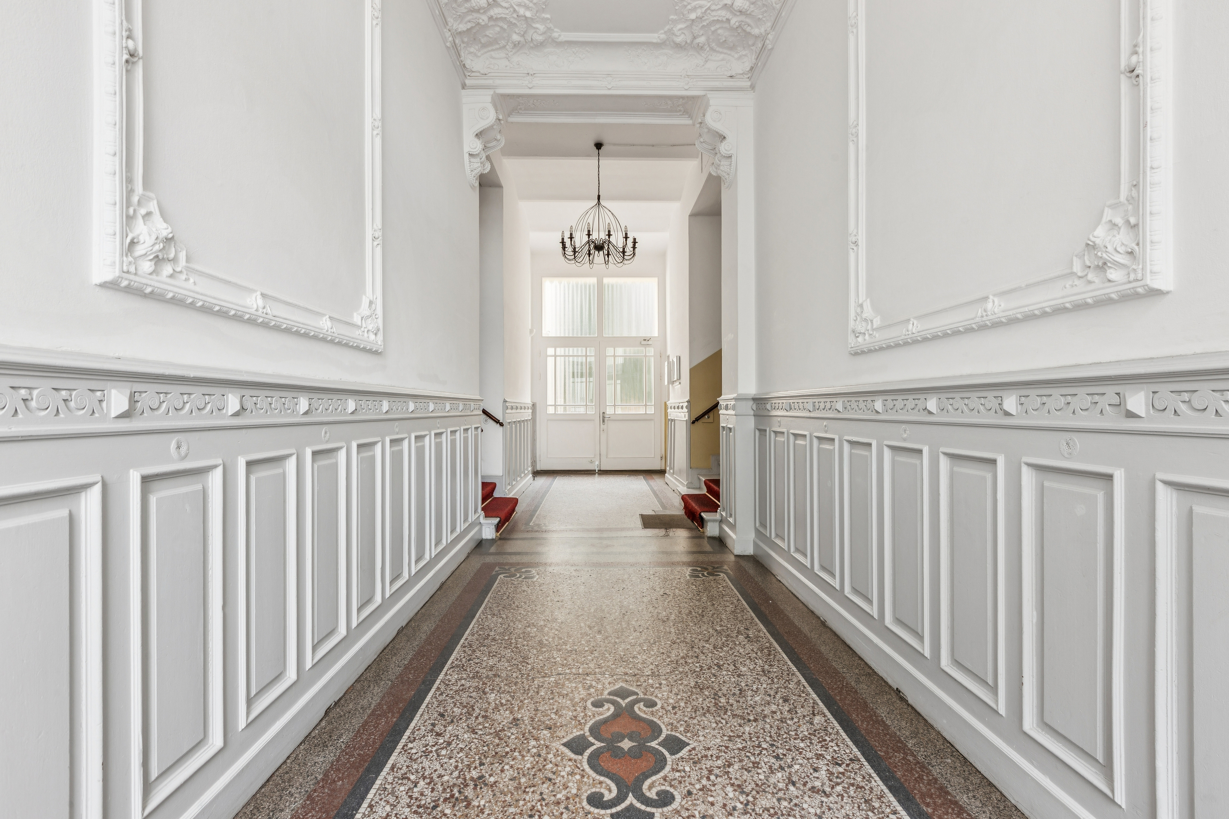 Classic Berlin apartment in a period building overlooking Westhafen