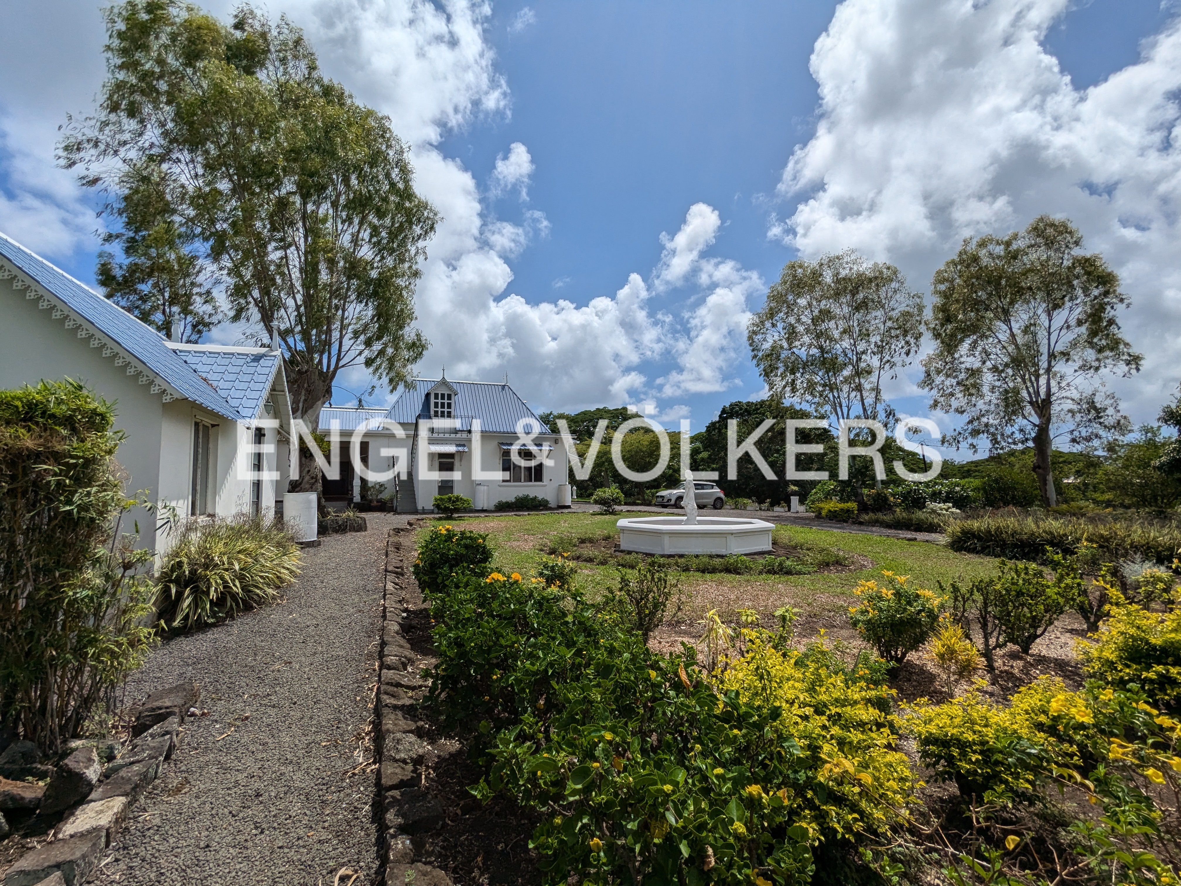 Charming Property with Lush Garden in Argy