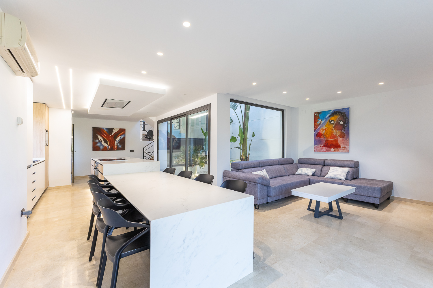 Exclusive semi-detached chalet in the prestigious, secure El Bosque residential development