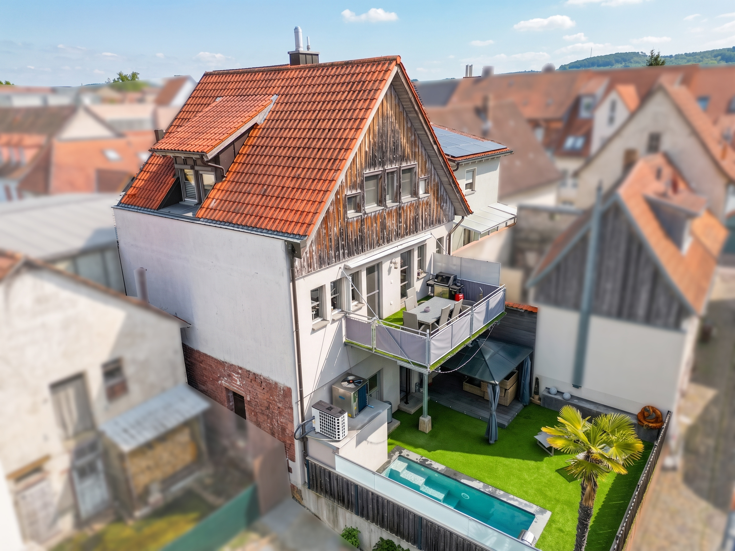 Stadtleben trifft Wohlfühloase: Großzügiges EFH im Herzen von Marktheidenfeld