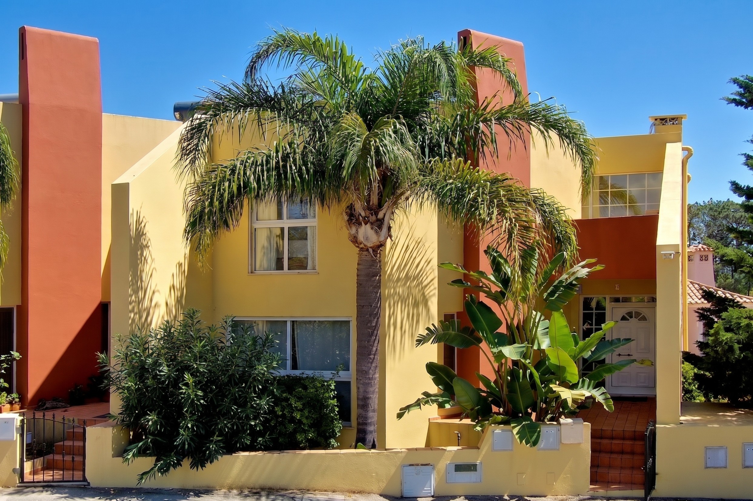Reihenhaus mit 3 Schlafzimmern in Gated Community mit Pool in Almancil, nahe Resorts