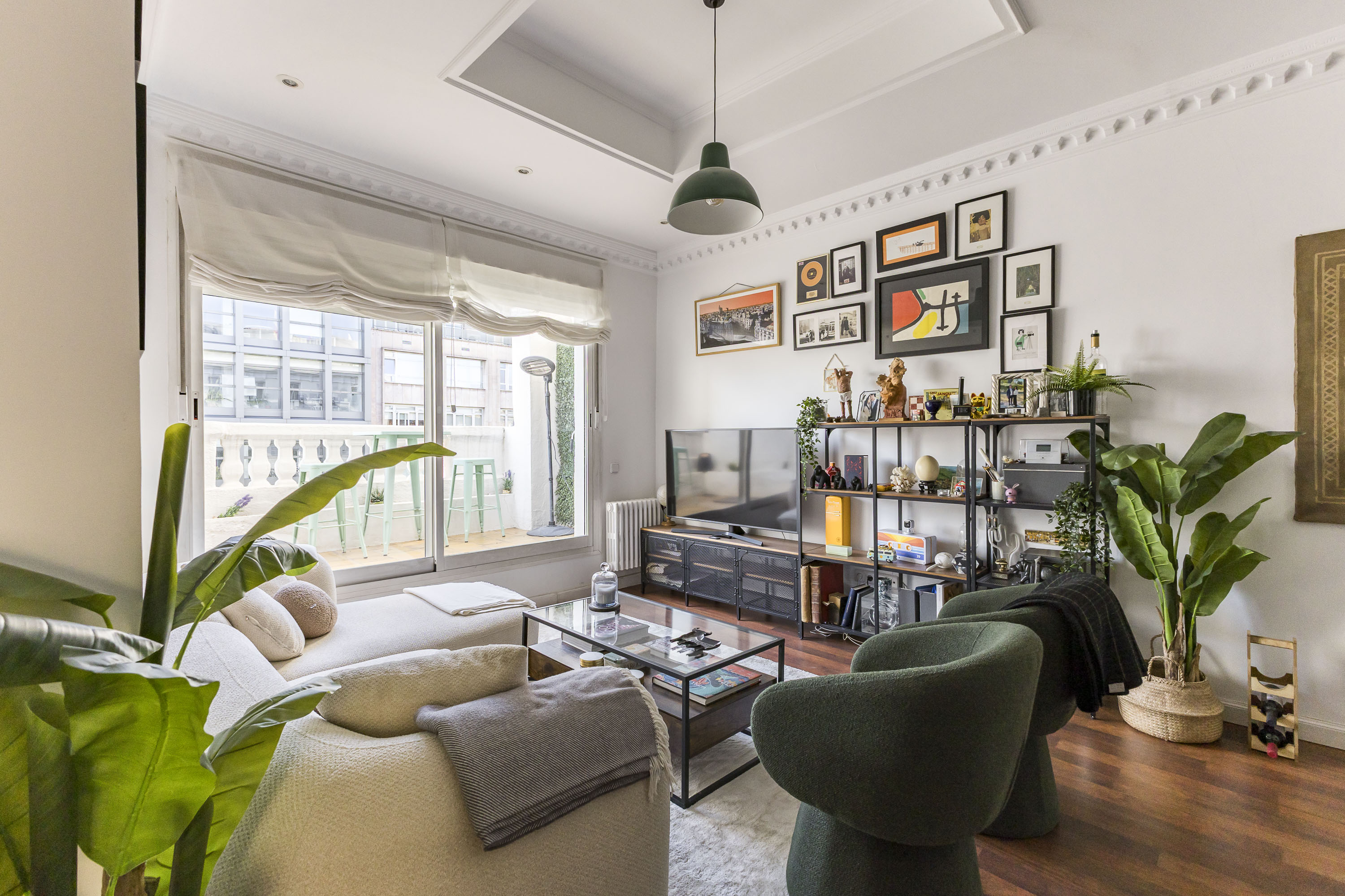 Impressive 2-bedroom, 2-bath penthouse with 2 terraces in the heart of Almagro