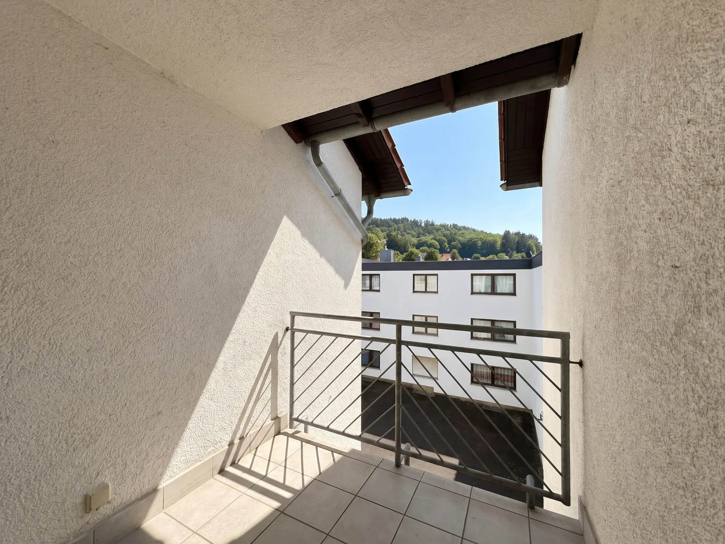 Charmante Zwei-Zimmer-Wohnung mit Balkon und Loggia! - Photo 5