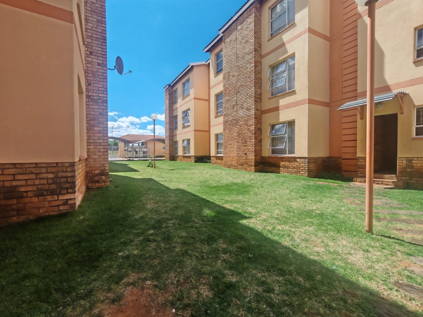 2-Bedroom Apartment to Rent – Varsity Lodge