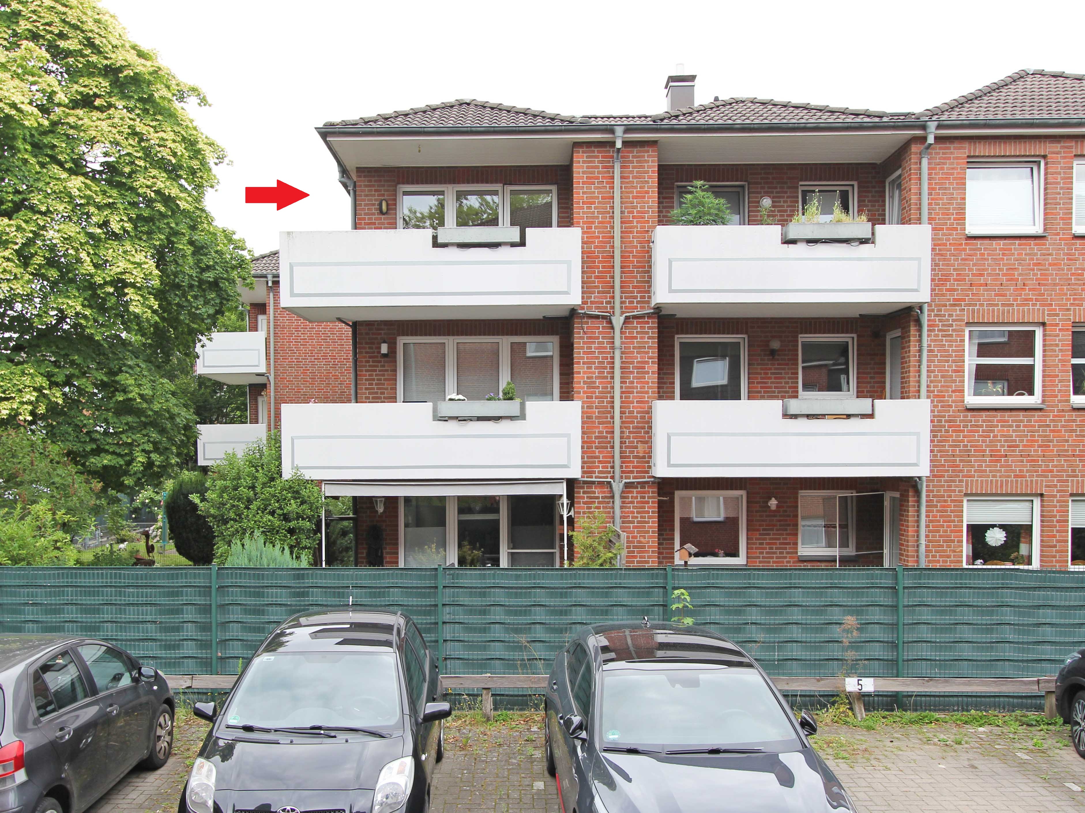 Komfortable 3‑Zimmerwohnung im 2. OG mit großzügigem Dachboden, Stellplatz, zentral und ruhig gelegen in Delmenhorst!