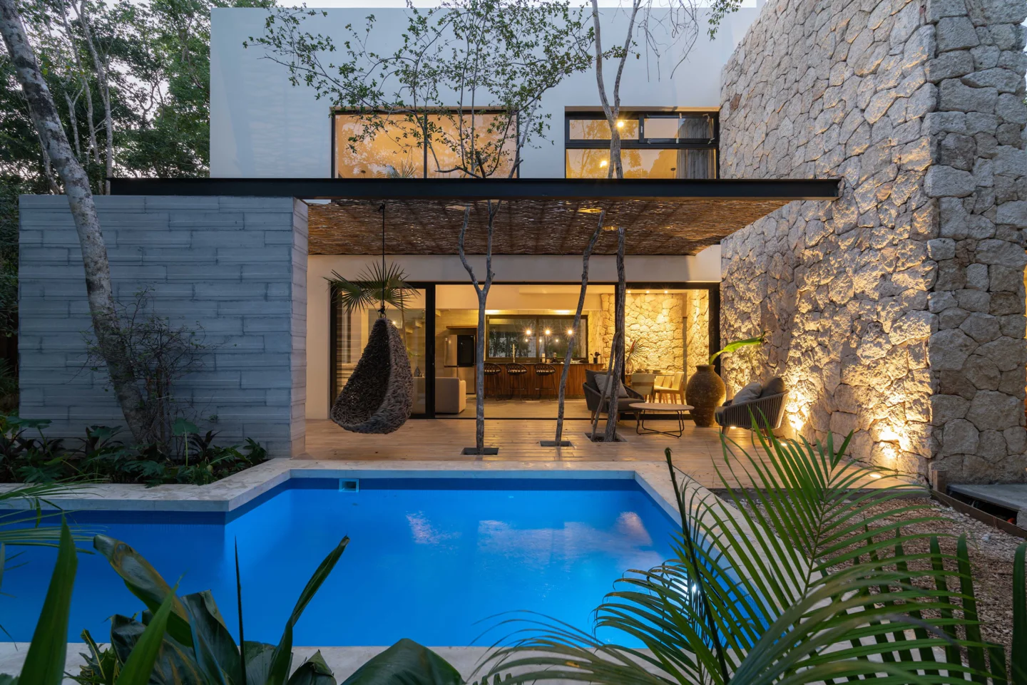 Luxury 4 Bedroom Villa with Large Lot and Pool! 1