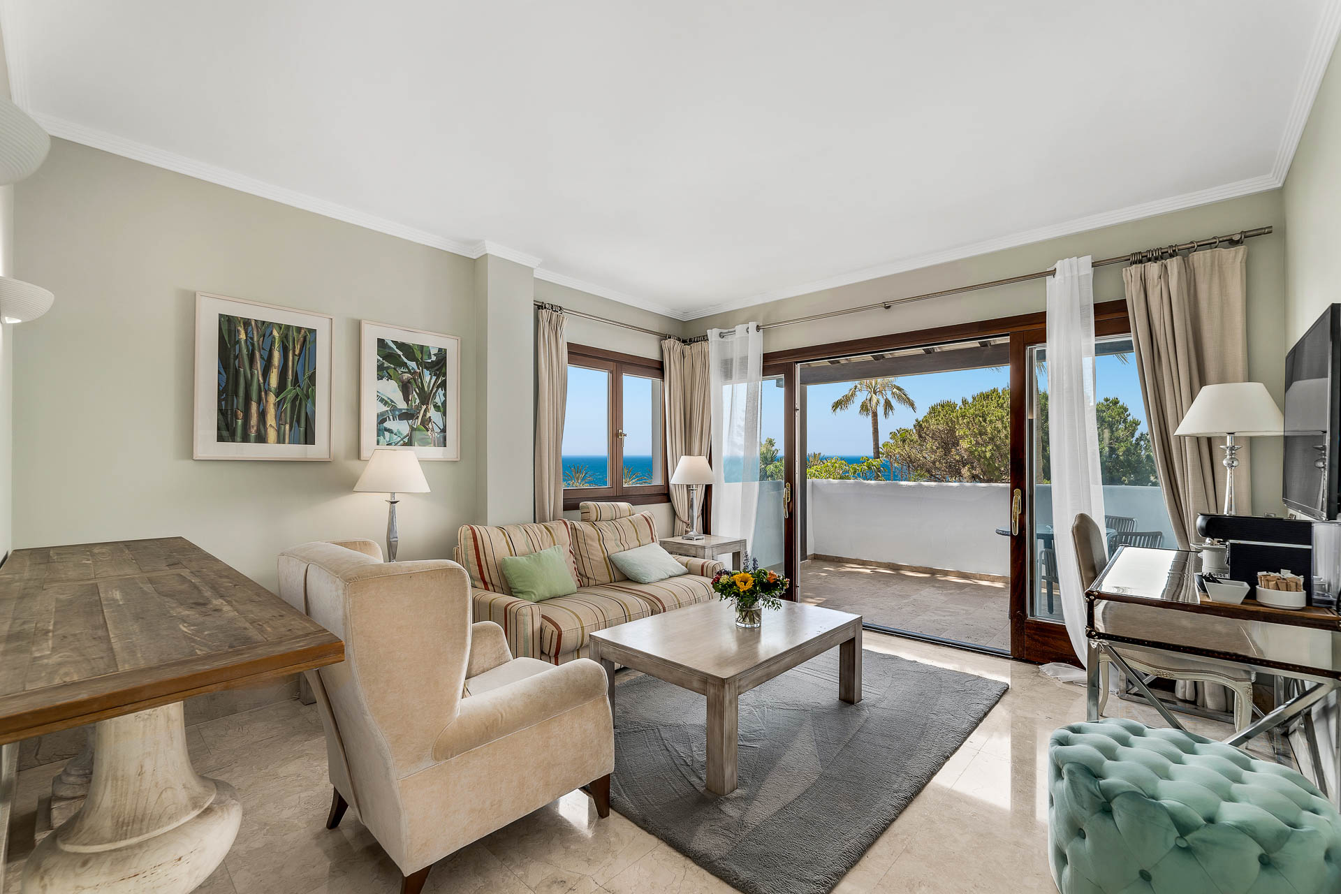 Elegant Sea-View Penthouse Suite in Puente Romano with Active Touristic Licence