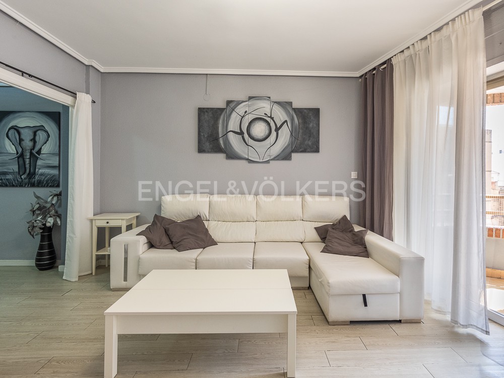 Spacious flat in Llíria