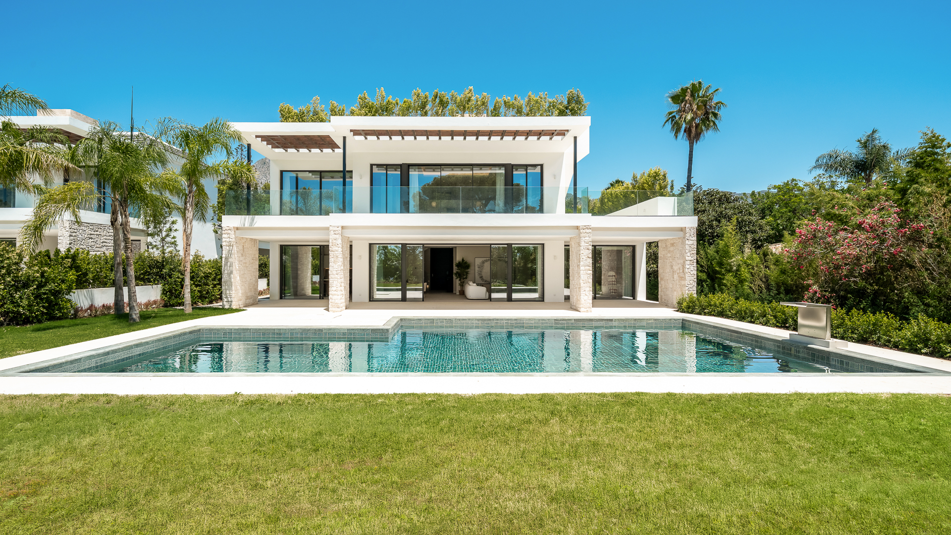 Luxury Newly Built Villa with Spa Amenities in Nagüeles Offering Exceptional Value