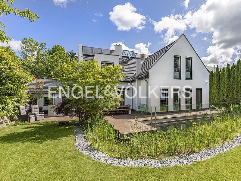 Großzügige Familienvilla in repräsentativer Wohnlage von Bad Homburg