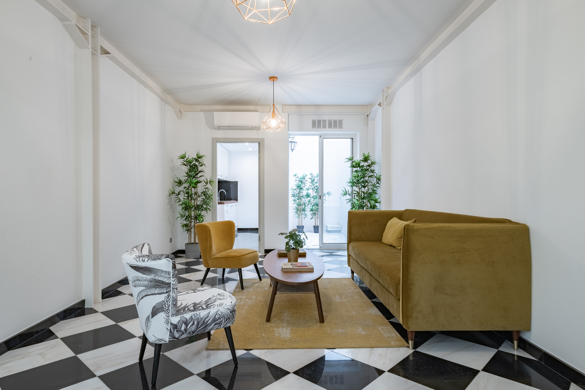 Renovated home with 3 suites in Lapa