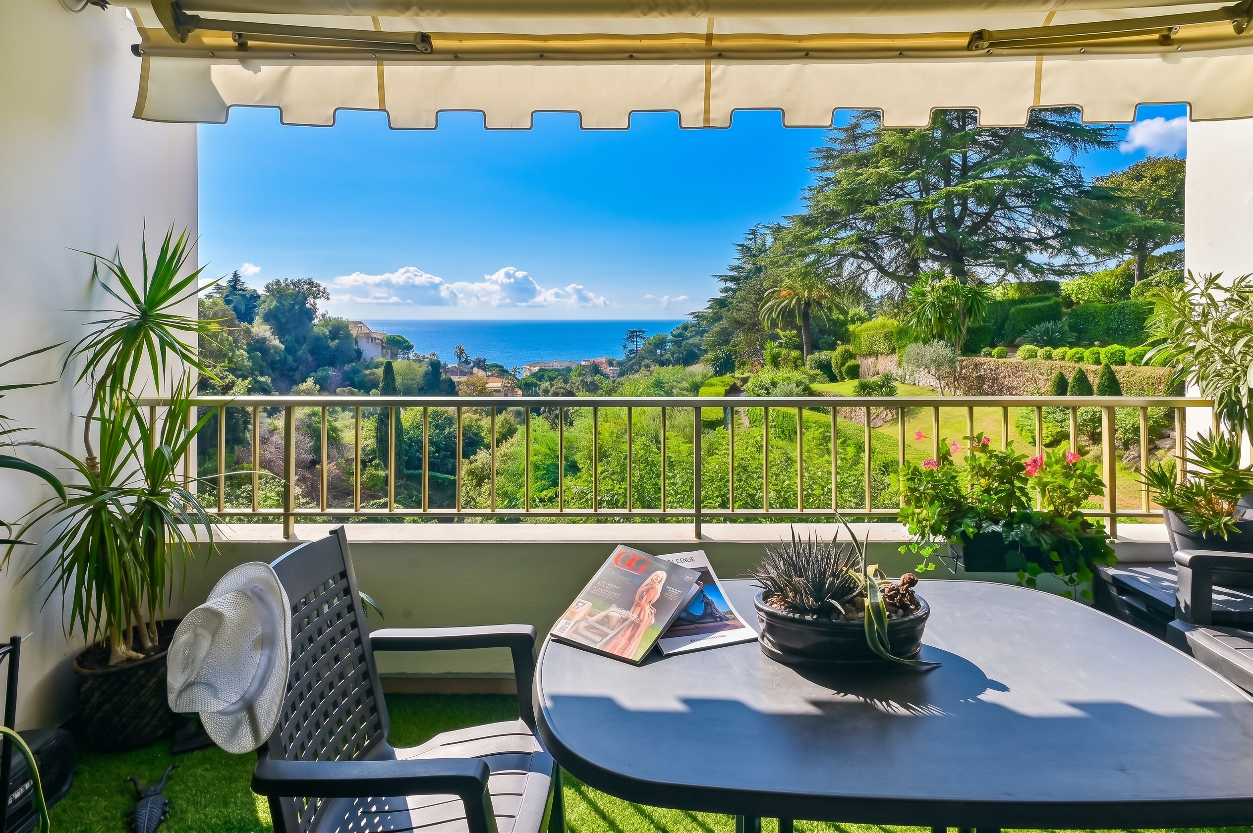 Dual-aspect apartment with stunning sea view [AI-modified]