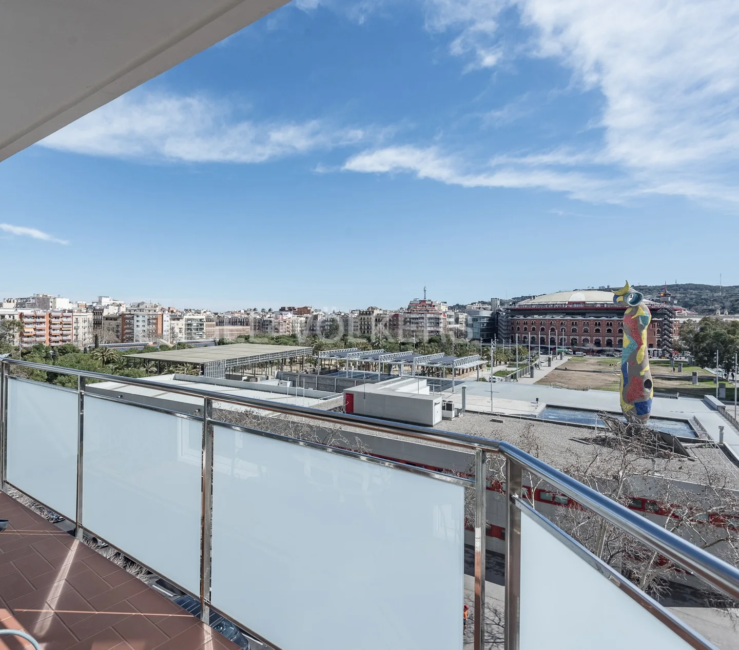 Apartment with beautiful views of Joan Miró Park
