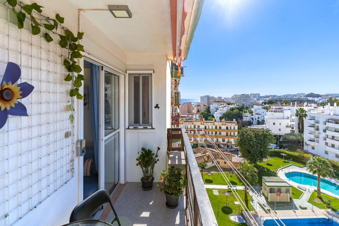 2-bedroom apartment with a terrace near the sea