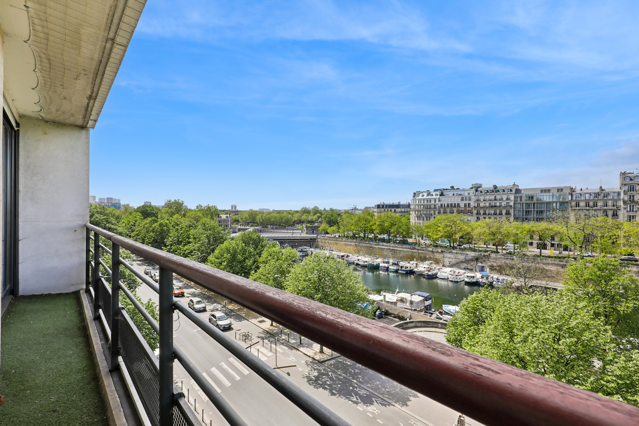 Paris 12th – Port de l’Arsenal / Bastille – 5th floor with wraparound terrace and panoramic view over Port de l'Arsenal