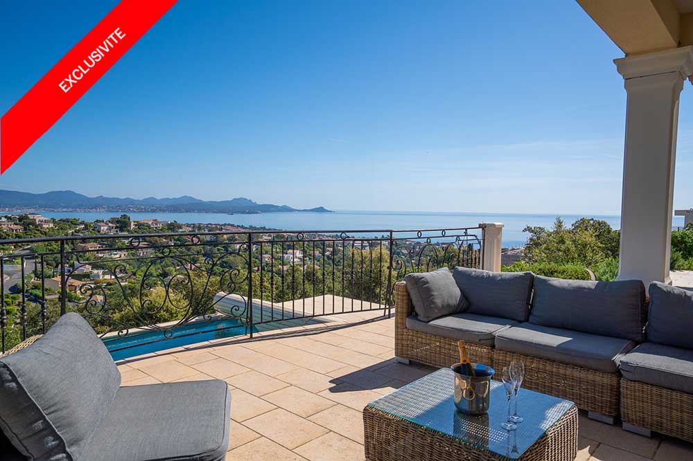 Villa lumineuse avec vue mer panoramique